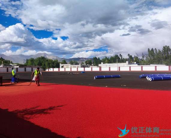 西藏山南贡嘎吉雄镇中心小学塑胶跑道