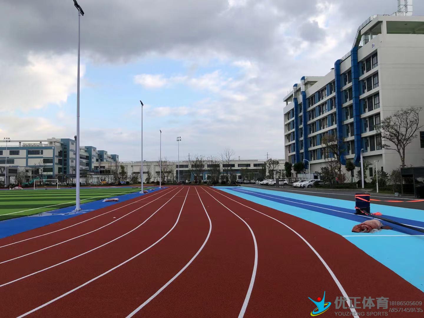 江苏苏州常熟立讯智能科技产业园透气型塑胶跑道